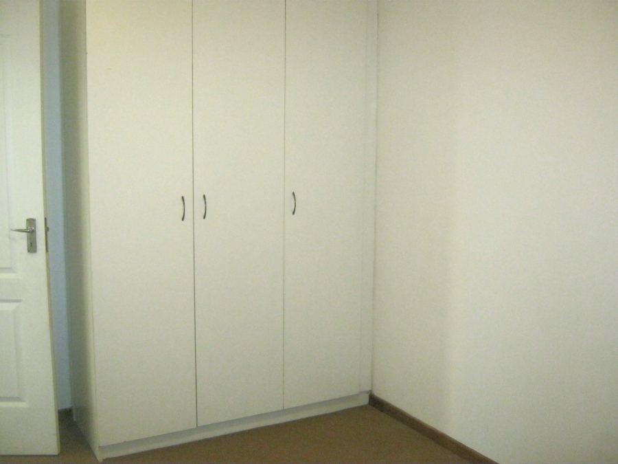 To Let 2 Bedroom Property for Rent in Guldenland Western Cape